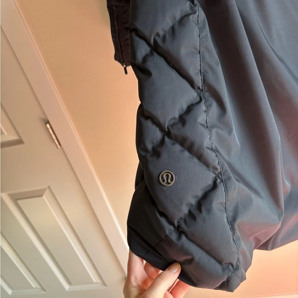 Lululemon Fluff The Cold Hooded Long 600 Fill Goose Down Parka in Black Size 4